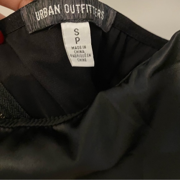 Urban Outfitters 'Lexi' Satin Cowl Corset Top in Black - Picture 6 of 6